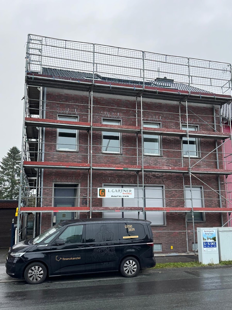 Gerüstbau an einer Hausfassade durch L. Gärtner GmbH in Alsdorf